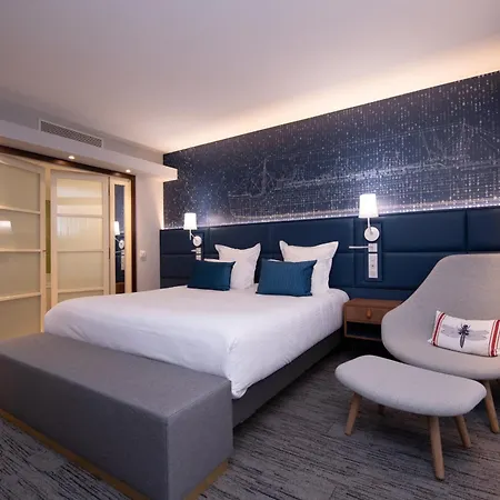 Mercure Toulon 4*
