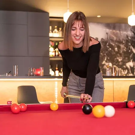 Mercure Toulon لا سين سور مير