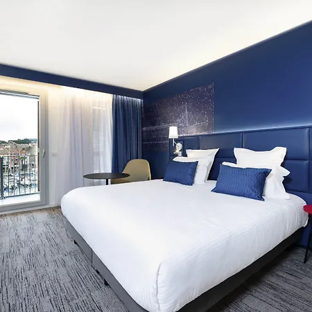 Mercure Toulon 4*