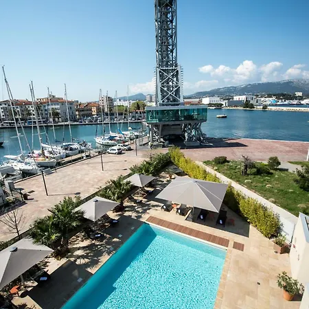 Mercure Toulon 4*